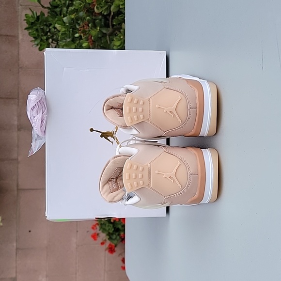 Air Jordan 4 retro, size 7 Womens - Picture 4 of 4